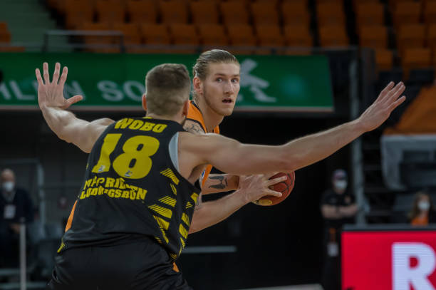 及相关纪律 及相关纪律