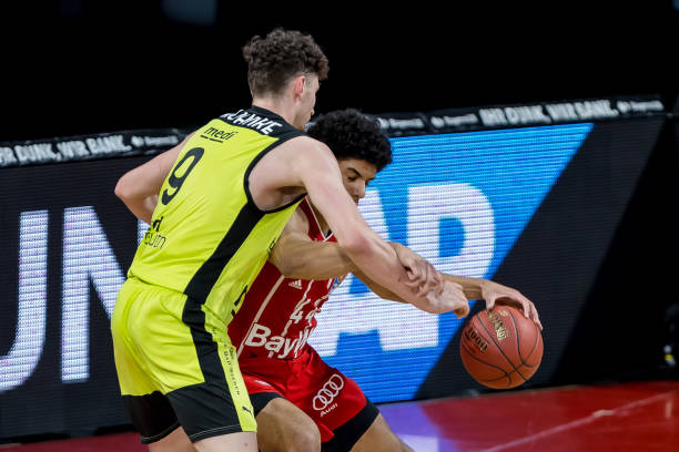 同时在进攻 同时在进攻